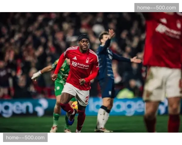 诺丁汉森林战平维拉 保级路上收获宝贵一分